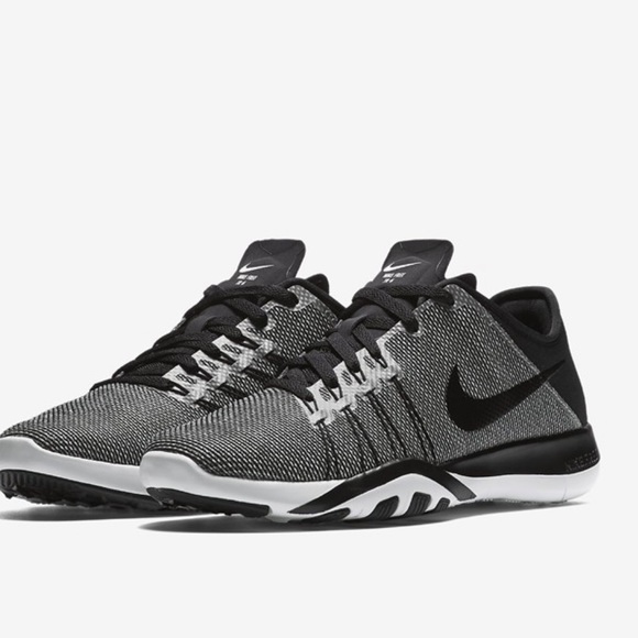 Nike Shoes - Nike Free TR 6 Print Training Shoe 8.5